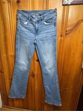 American Eagle Outfitters Women's Light Blue Boot-Cut Jeans